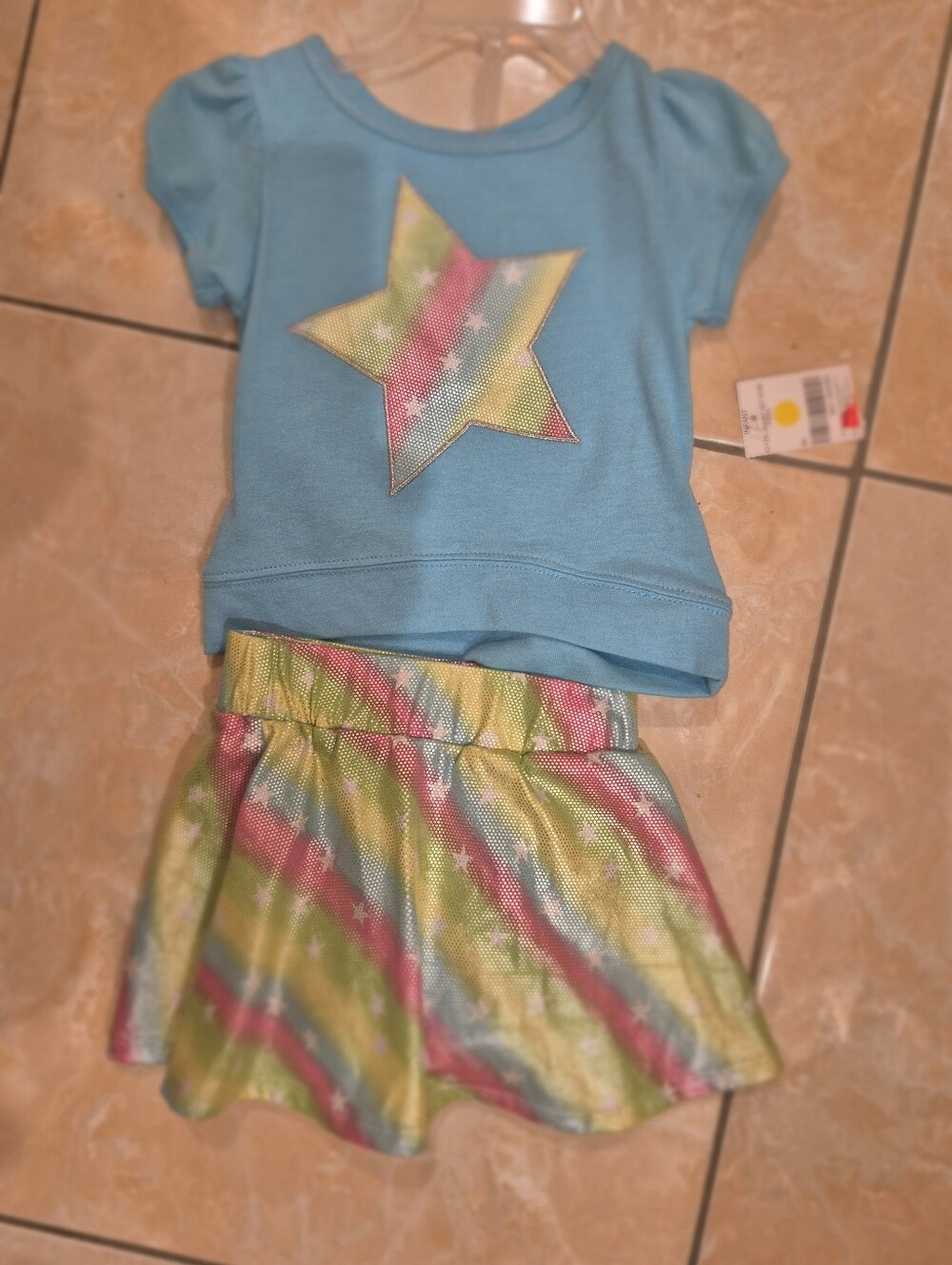 2 piece pajama set for young girls from the clothing brand Dots & Dreams 24M New